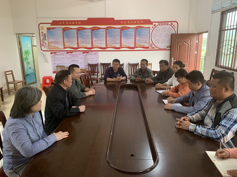 /QJ_827880371139.jpg 愛(ài)長(zhǎng)村工作交接現(xiàn)場(chǎng).jpg