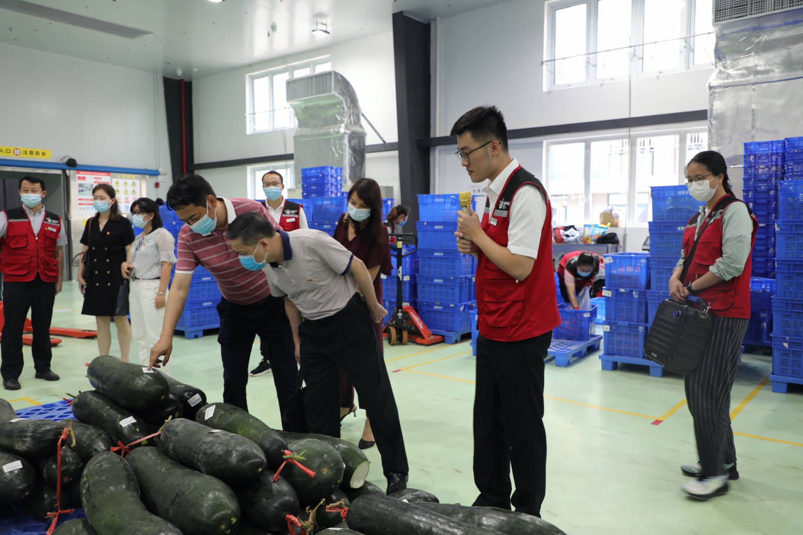 /QJ_314582062660.jpg 指導(dǎo)組在威耀供應(yīng)鏈公司五象配送基地調(diào)研‘我為群眾辦實事“項目.jpg