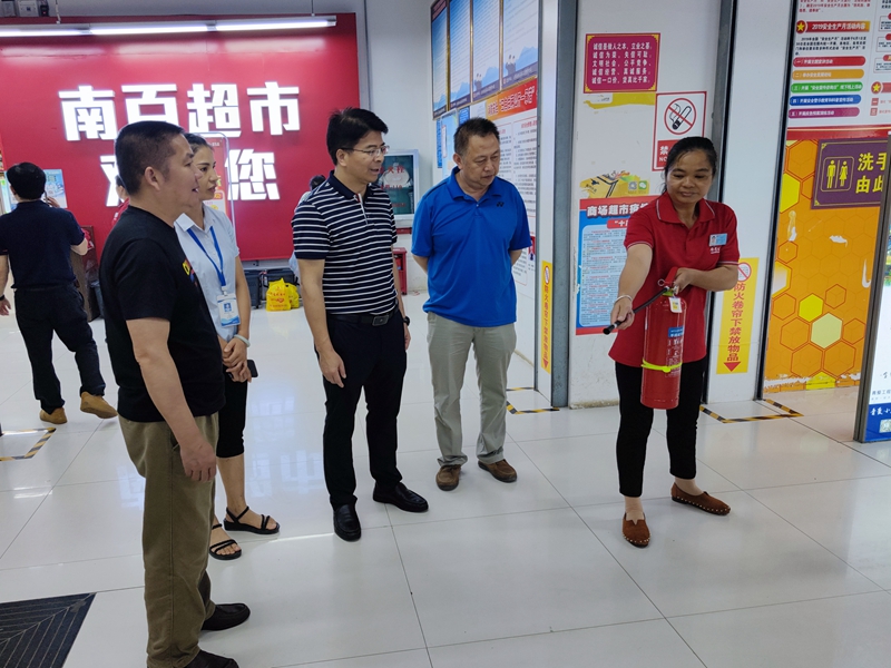 /QJ_639455117962.jpg 檢查員工滅火器使用.jpg