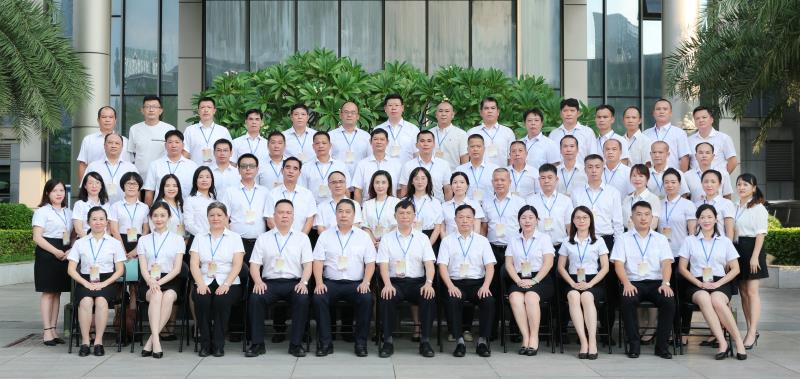 /QJ_366126526537.jpg 工會(huì)代表合影.jpg