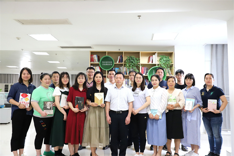 /QJ_112090179427.jpg 活動合影(拍攝:柒紅).jpg