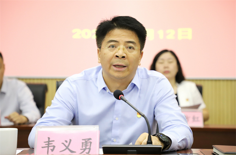 /QJ_269046102453.jpg 集團副總經(jīng)理韋義勇講話 (拍攝:柒紅).jpg