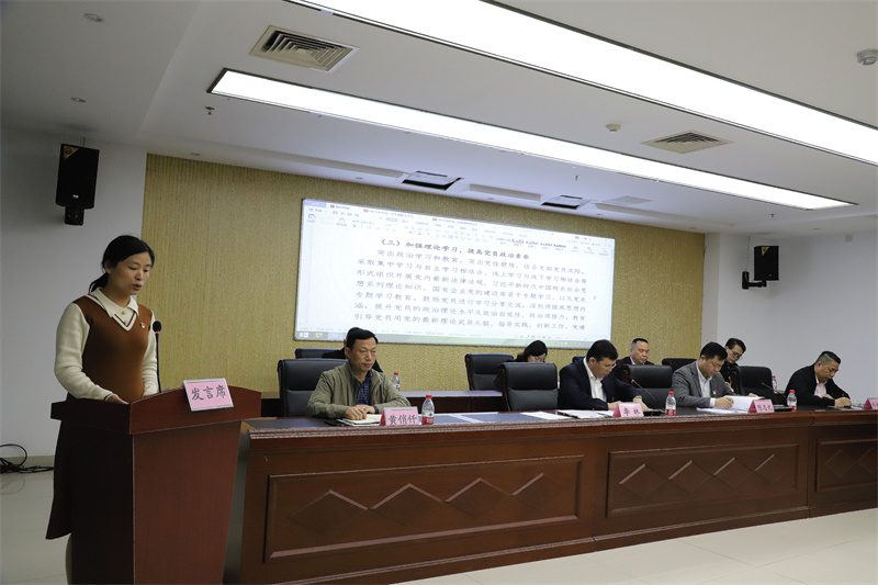 /QJ_938551800678.jpg 基層黨組織書記述職(拍攝:柒紅).jpg