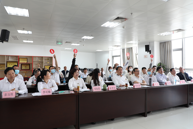 /QJ_415756075847.jpg 場(chǎng)外競(jìng)答積極踴躍_副本.jpg