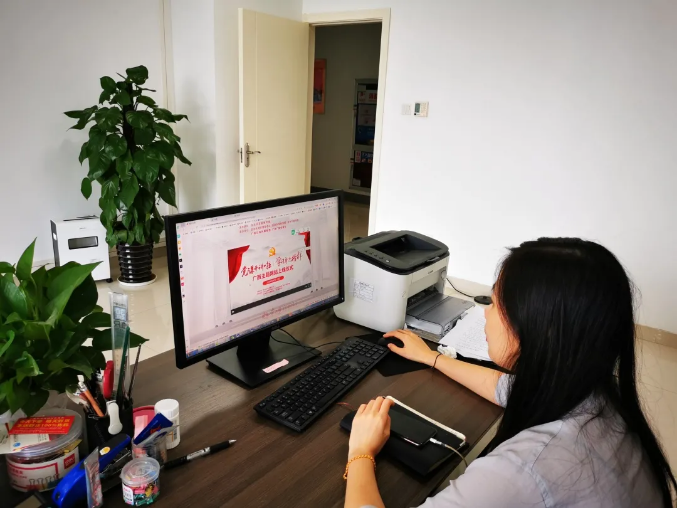 /QJ_031354806212.png 威沃教育公司黨支部黨員觀看直播.png